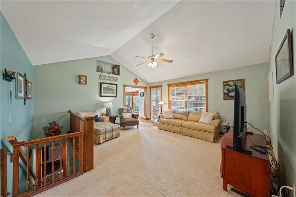 105 W South Street, Spring Hill, KS: listing photo 3