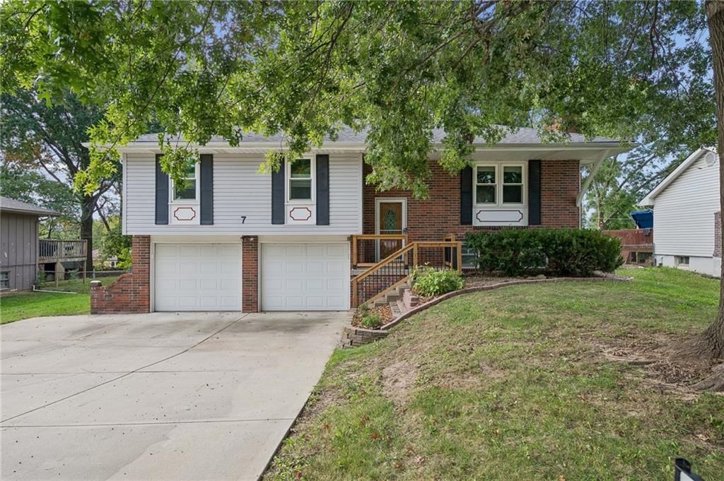 7 NE 80th Street, Kansas City, MO