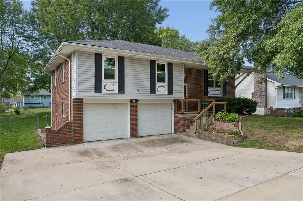 7 NE 80th Street, Kansas City, MO: listing photo 2