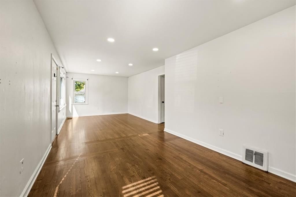 6739 Floyd Street, Overland Park, KS: listing photo 3