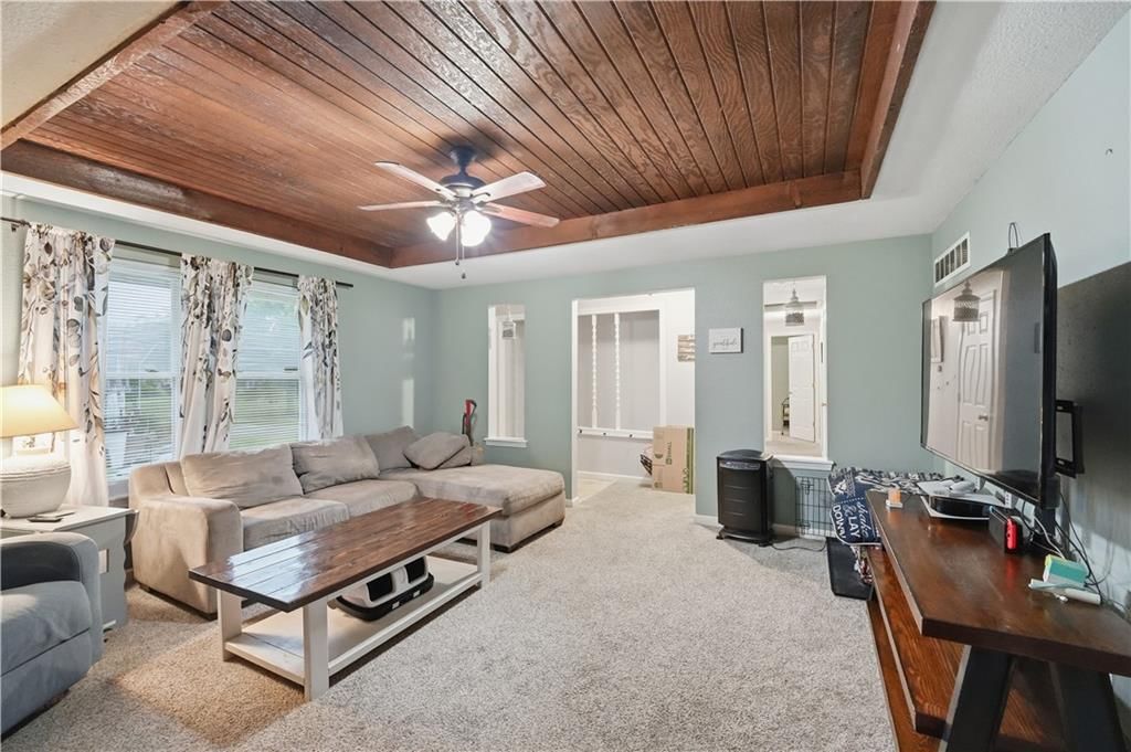 Photo 9 of 43 - 7415 NW 80th Terrace, Kansas City, MO 64152