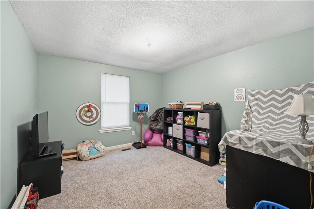 Photo 19 of 43 - 7415 NW 80th Terrace, Kansas City, MO 64152