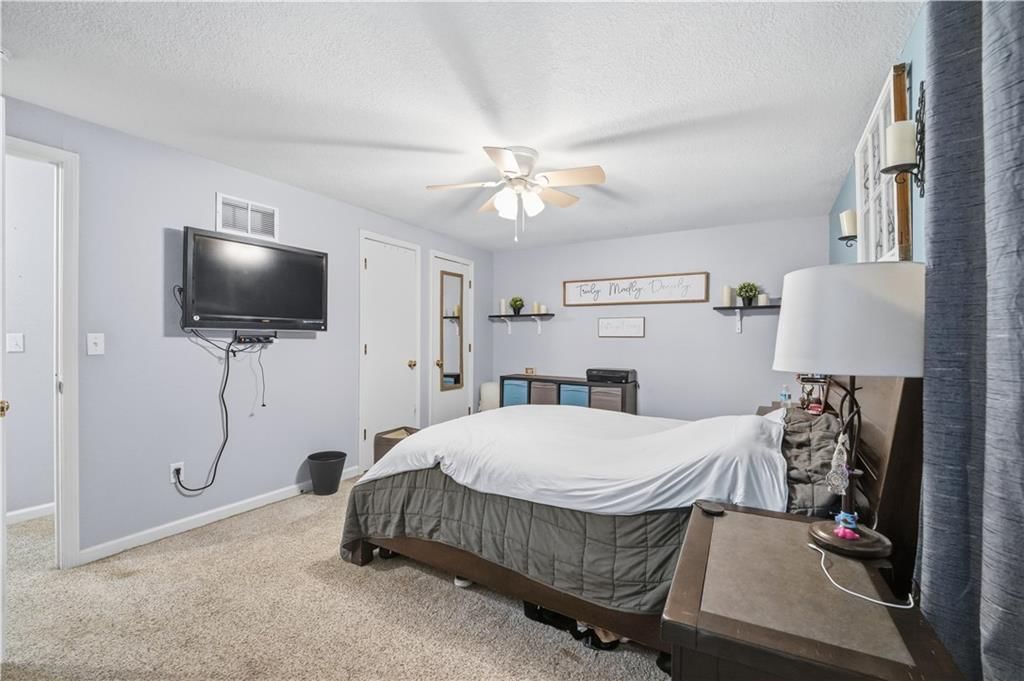 Photo 23 of 43 - 7415 NW 80th Terrace, Kansas City, MO 64152