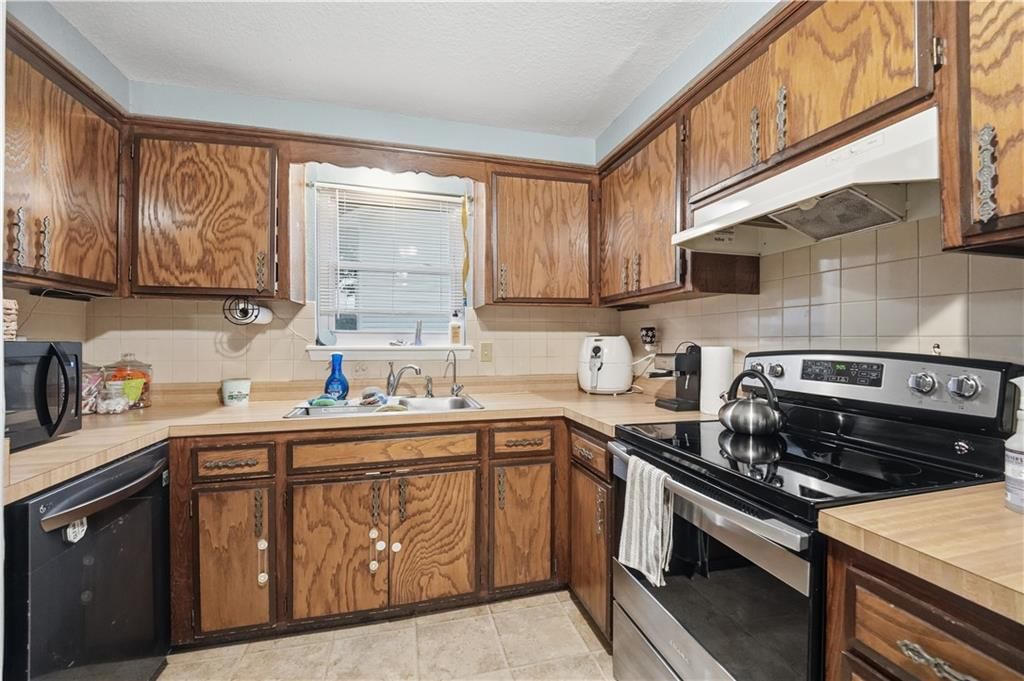 Photo 14 of 43 - 7415 NW 80th Terrace, Kansas City, MO 64152
