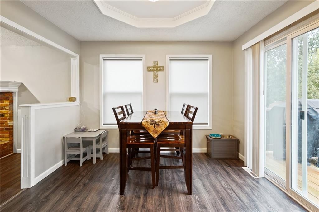 Photo 10 of 35 - 1432 NW Yankee Drive, Blue Springs, MO 64015