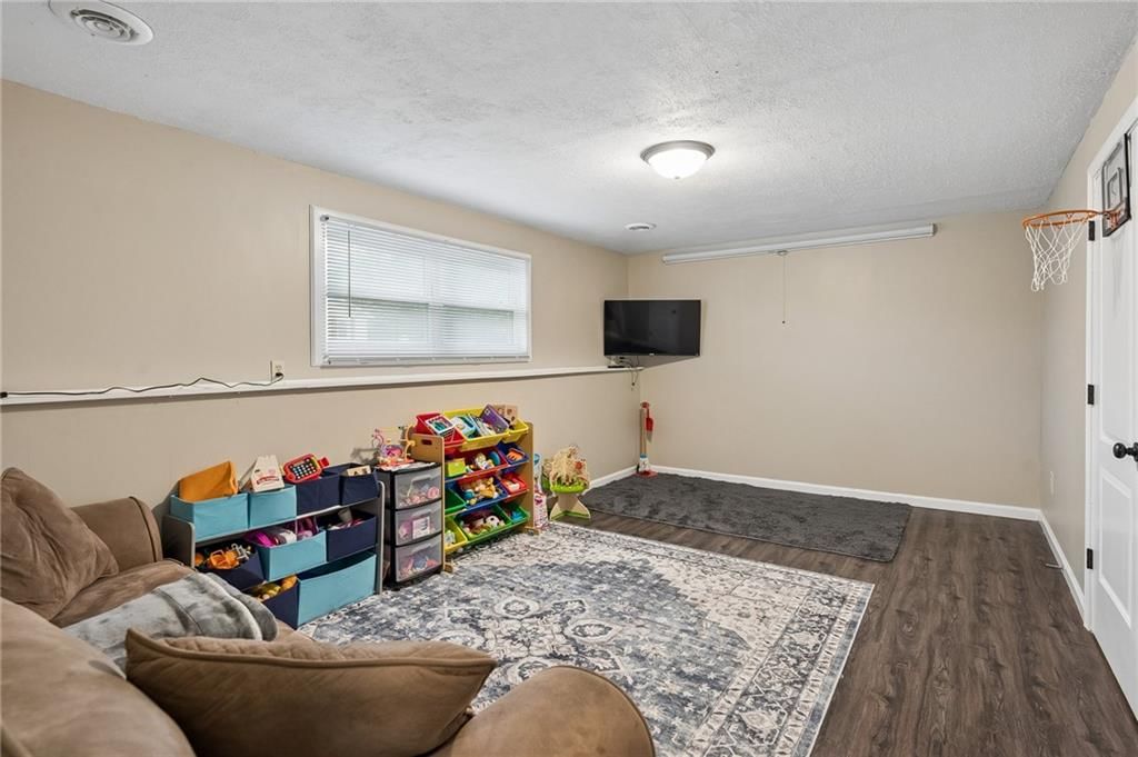 Finished basement at 1432 NW Yankee Drive, Blue Springs, MO 64015
