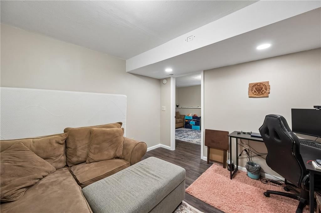 Home office at 1432 NW Yankee Drive, Blue Springs, MO 64015