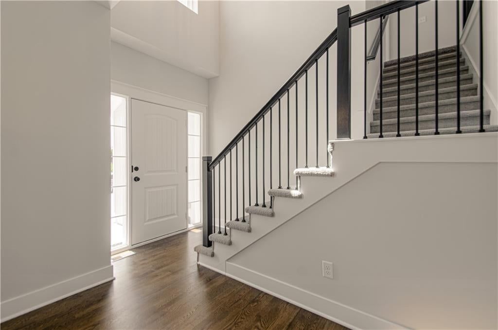 Photo 5 of 29 - 1105 Halle Drive, Kearney, MO 64060