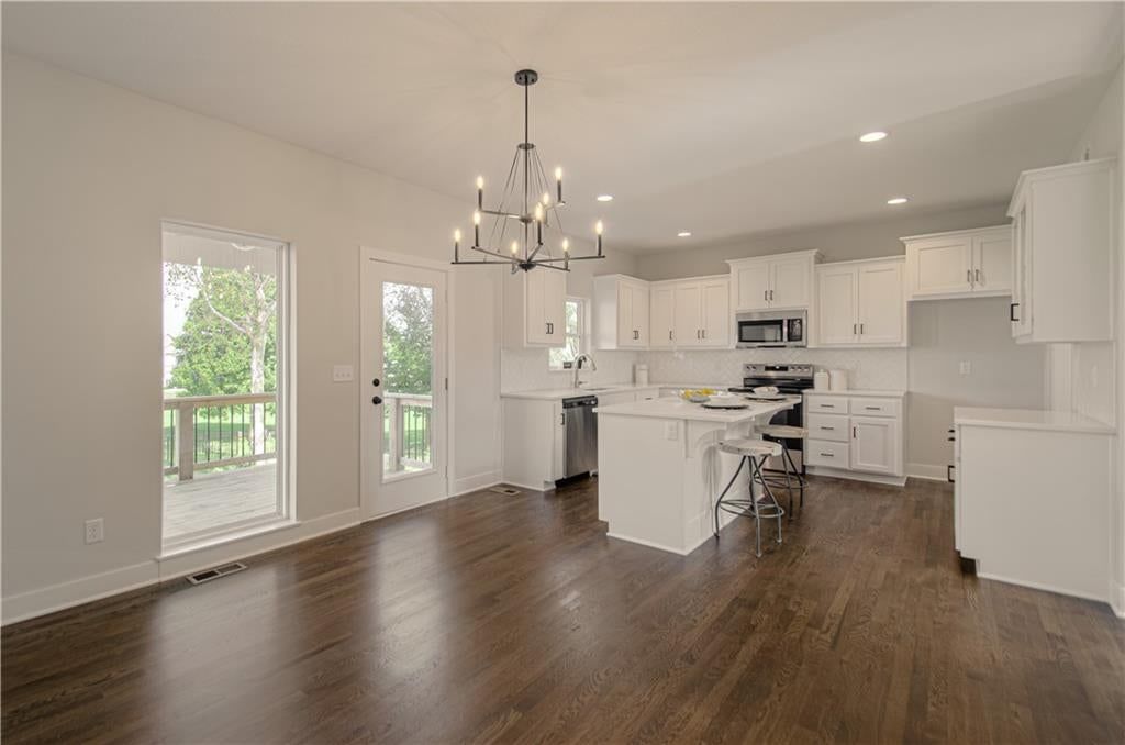 Photo 10 of 29 - 1105 Halle Drive, Kearney, MO 64060
