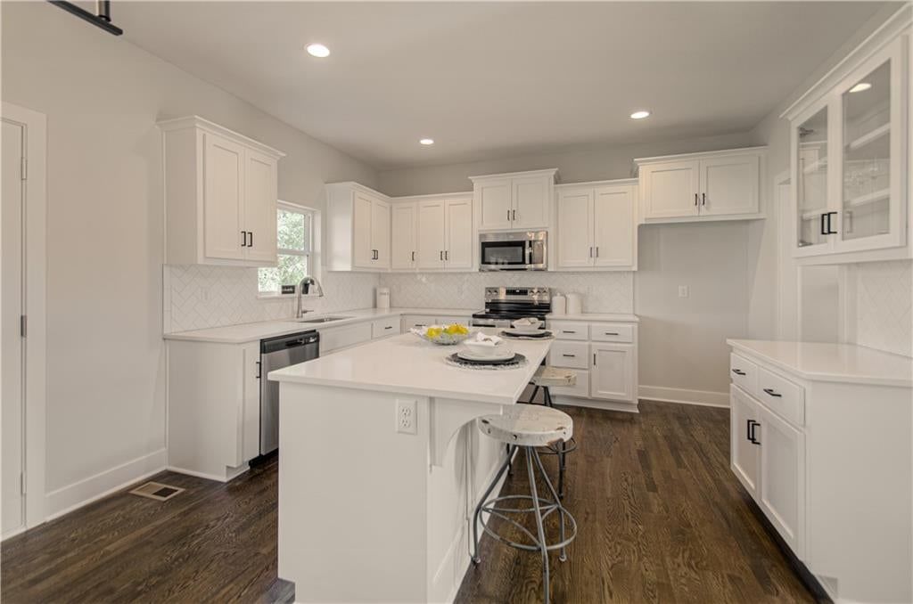 Photo 11 of 29 - 1105 Halle Drive, Kearney, MO 64060