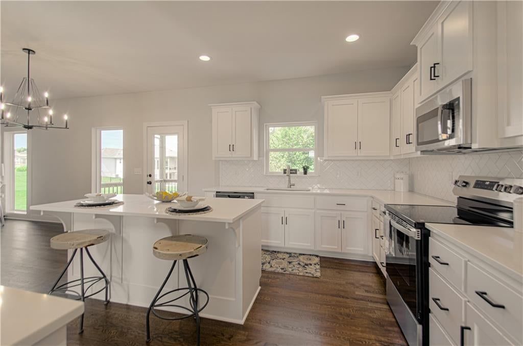Photo 14 of 29 - 1105 Halle Drive, Kearney, MO 64060