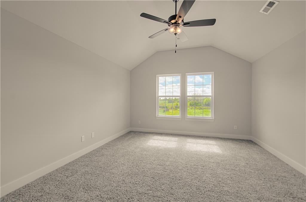 Photo 16 of 29 - 1105 Halle Drive, Kearney, MO 64060