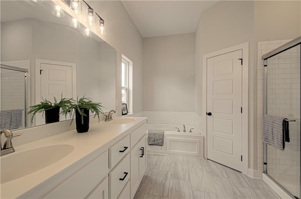 Photo 19 of 29 - 1105 Halle Drive, Kearney, MO 64060