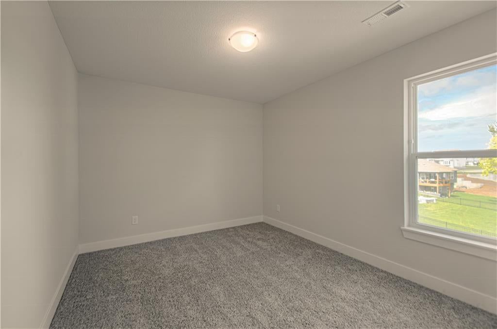 Photo 21 of 29 - 1105 Halle Drive, Kearney, MO 64060
