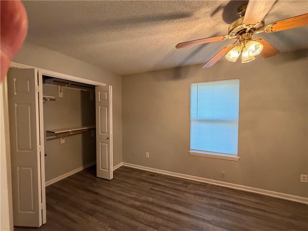 Photo 8 of 19 - 1700 W Walnut Street, Independence, MO 64050