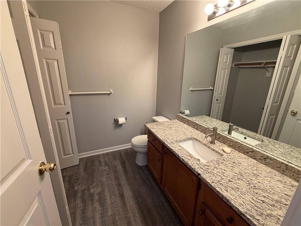 Double vanity at 1700 W Walnut Street, Independence, MO 64050