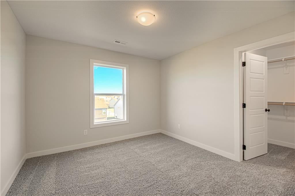 Photo 26 of 35 - 8985 NE 99th Street, Kansas City, MO 64157