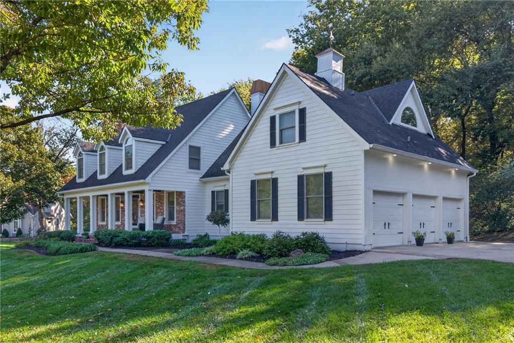 Photo 4 of 14 - 6245 Arapahoe Street, Shawnee, KS 66226