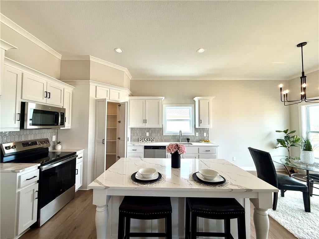 Photo 7 of 45 - 9913 N Manning Avenue, Kansas City, MO 64157