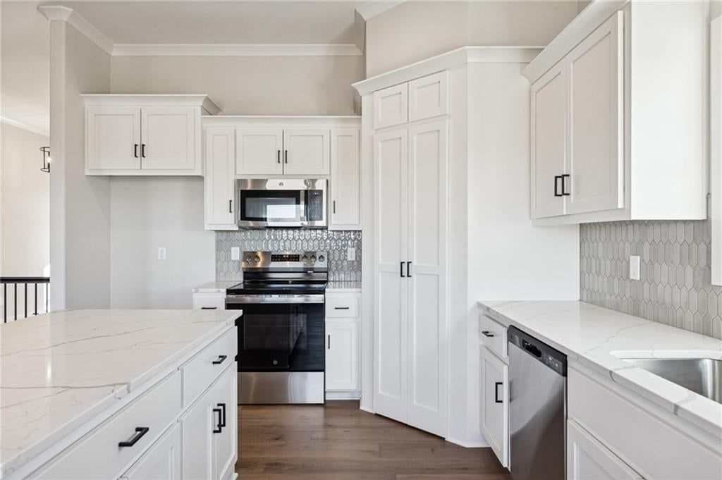 Photo 17 of 45 - 9913 N Manning Avenue, Kansas City, MO 64157