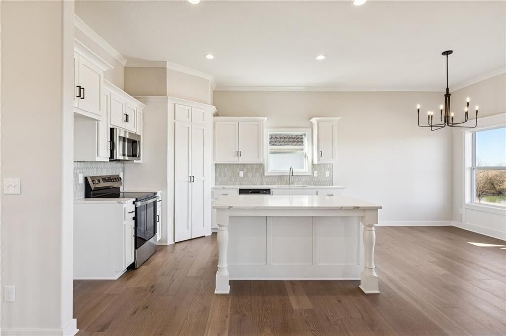 Photo 18 of 45 - 9913 N Manning Avenue, Kansas City, MO 64157