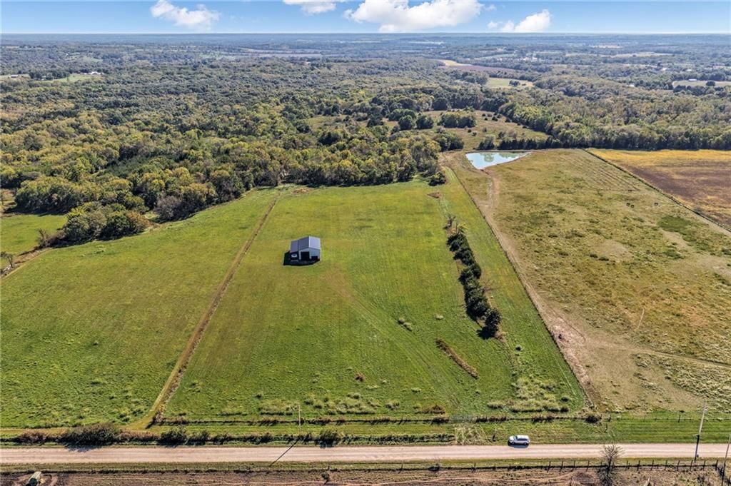 W 295th Street, Paola, KS: listing photo 3