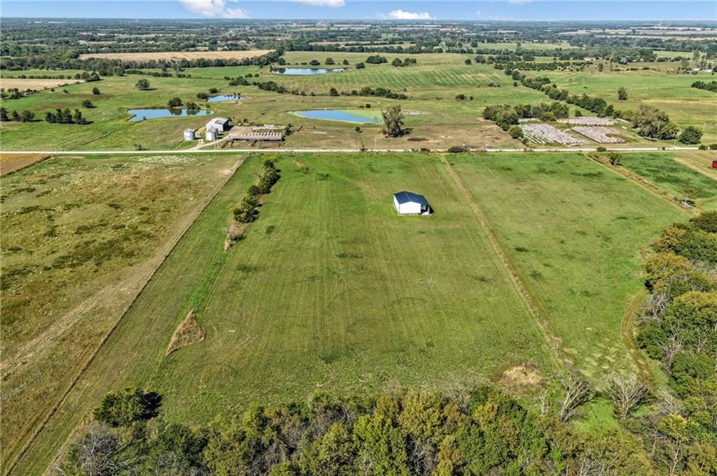 Photo 7 of 17 - W 295th Street, Paola, KS 66071