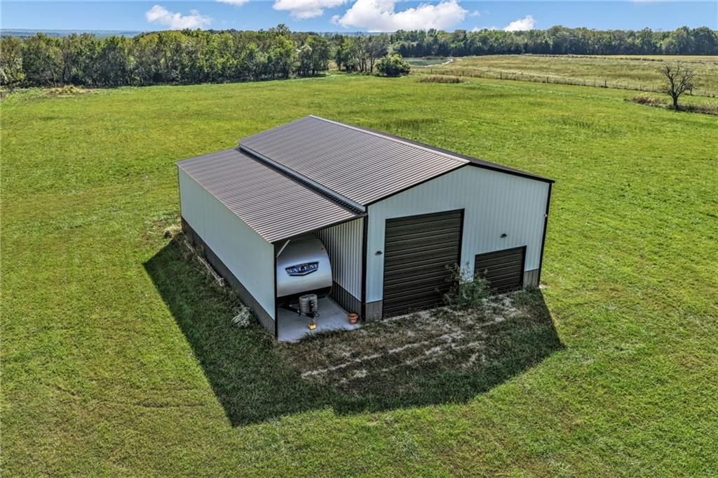Photo 8 of 17 - W 295th Street, Paola, KS 66071