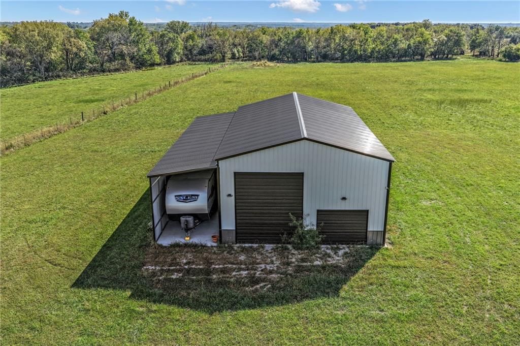 Photo 9 of 17 - W 295th Street, Paola, KS 66071