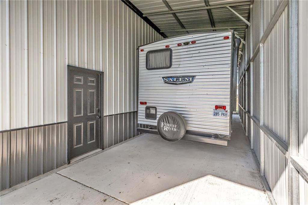 Photo 13 of 17 - W 295th Street, Paola, KS 66071