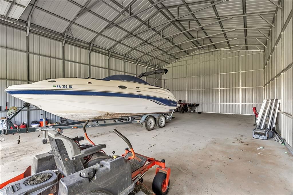 Photo 14 of 17 - W 295th Street, Paola, KS 66071