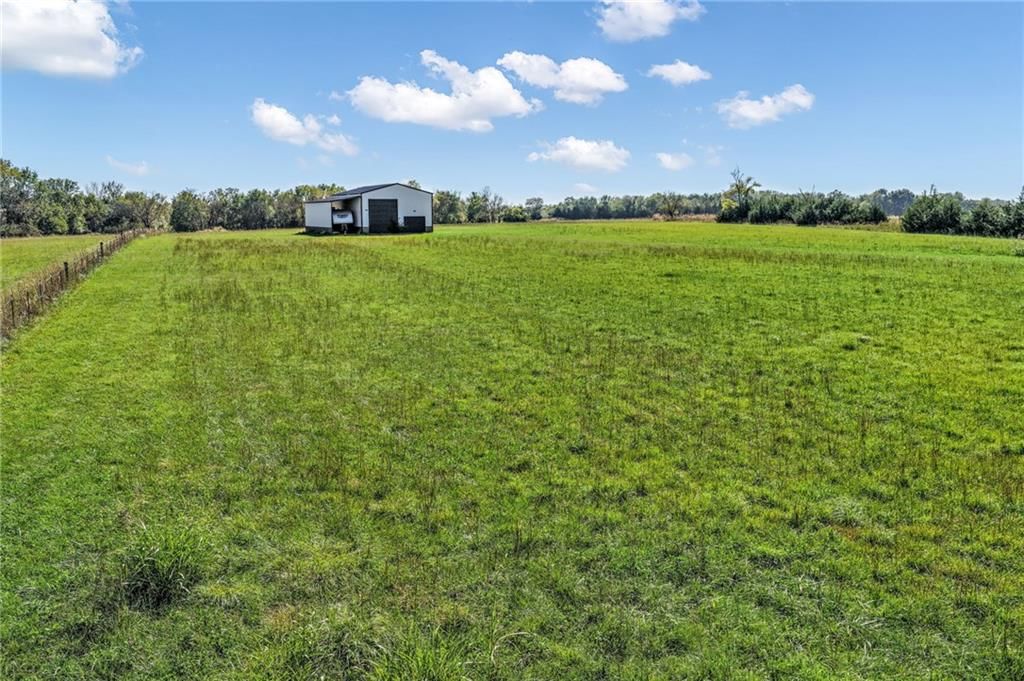 Photo 16 of 17 - W 295th Street, Paola, KS 66071