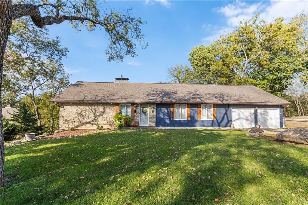 21018 BITTERSWEET Drive, Lenexa, KS