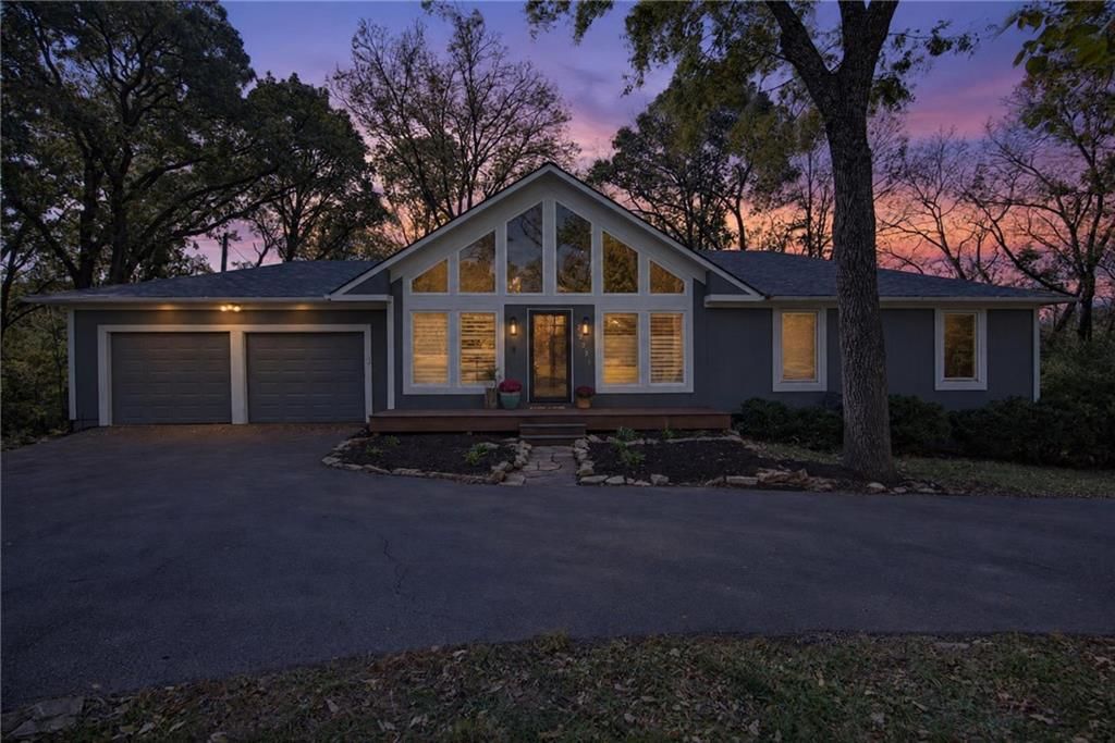 27351 W 87th Street, Lenexa, KS: listing photo 3
