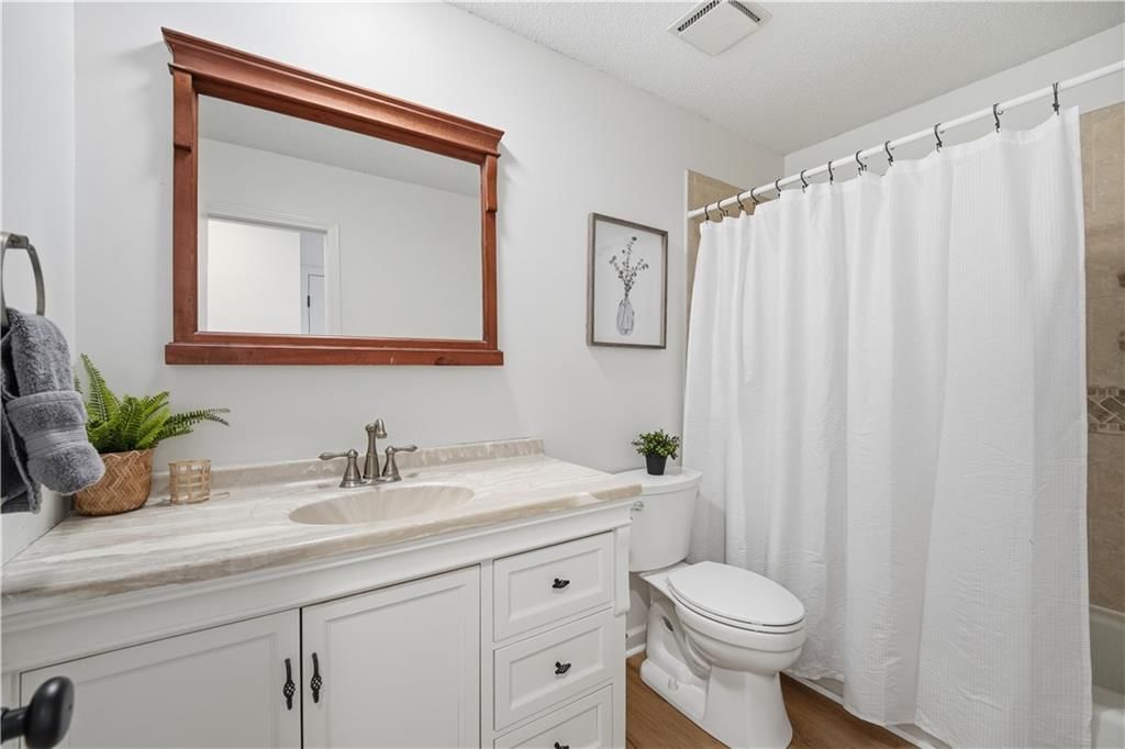 Photo 20 of 28 - 2004 E 144th Terrace, Olathe, KS 66062