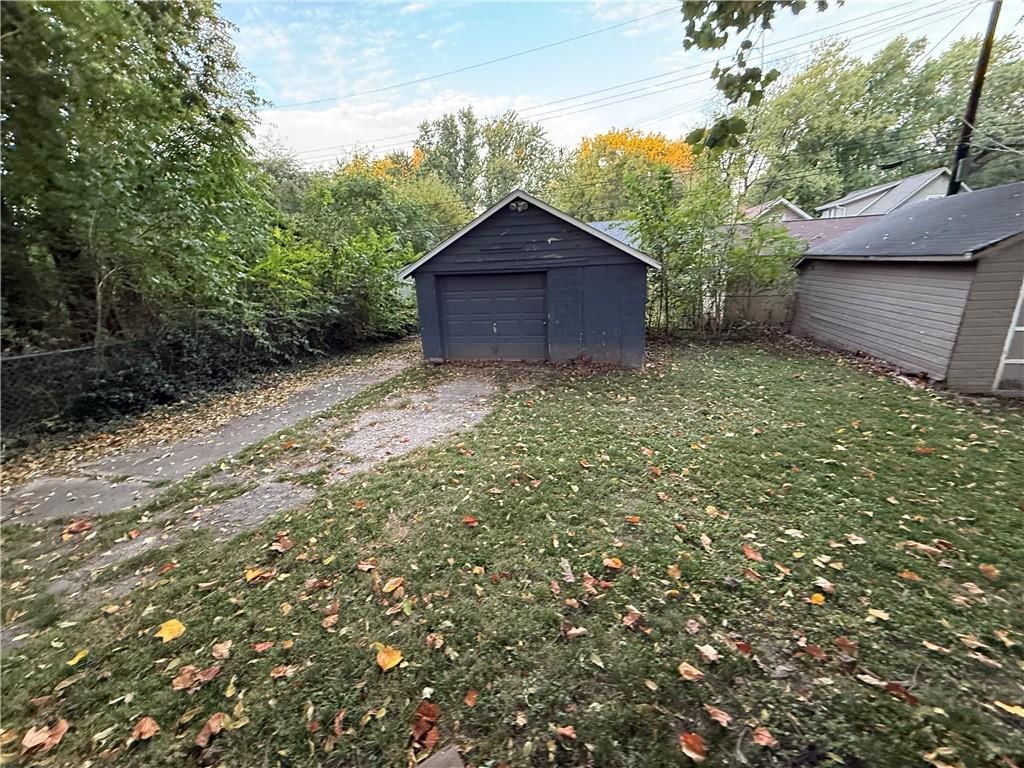 Fenced yard at 4412 Cambridge Street, Kansas City, KS 66103