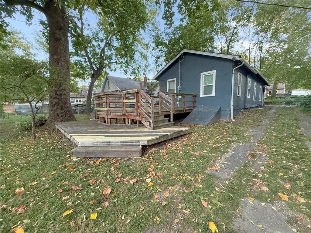 Deck at 4412 Cambridge Street, Kansas City, KS 66103