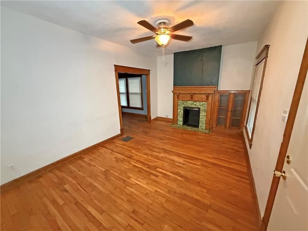 Photo 7 of 18 - 4412 Cambridge Street, Kansas City, KS 66103