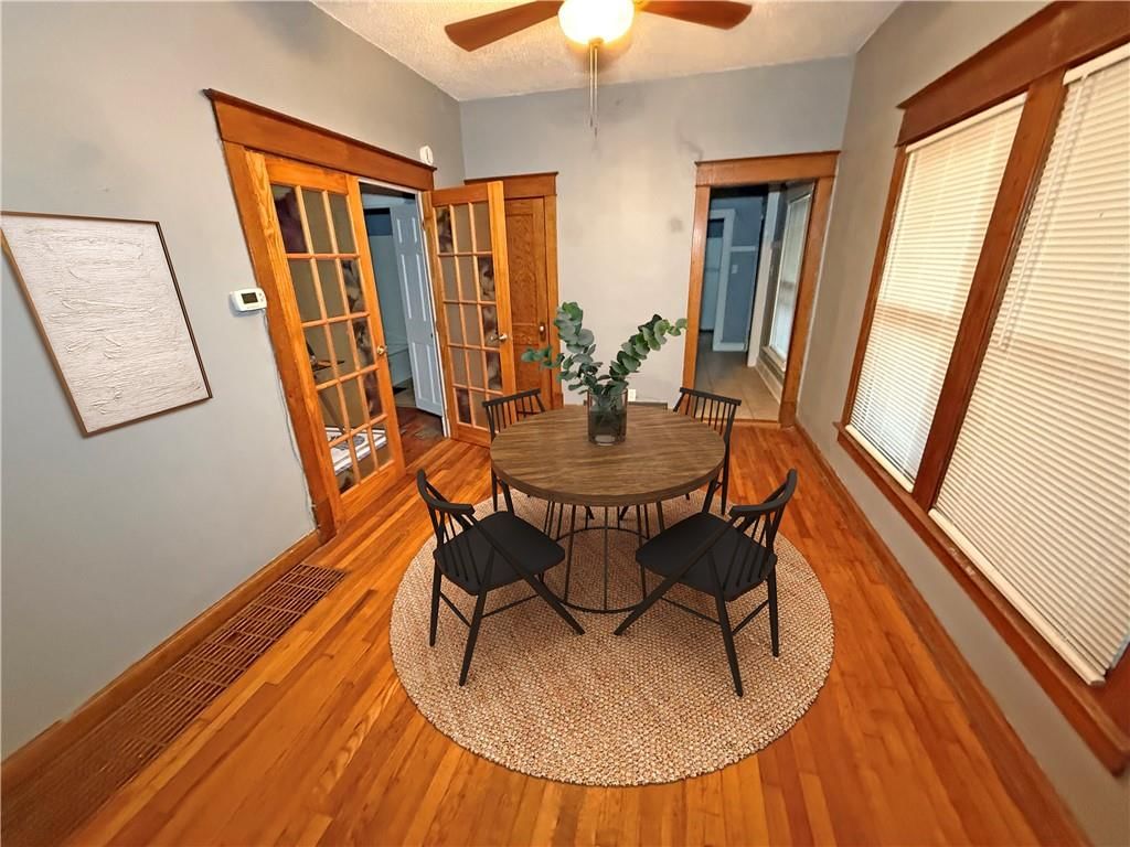Photo 8 of 18 - 4412 Cambridge Street, Kansas City, KS 66103