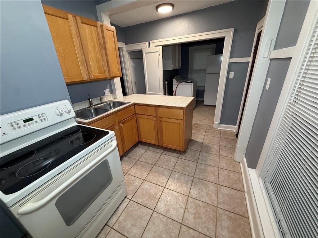 Photo 13 of 18 - 4412 Cambridge Street, Kansas City, KS 66103