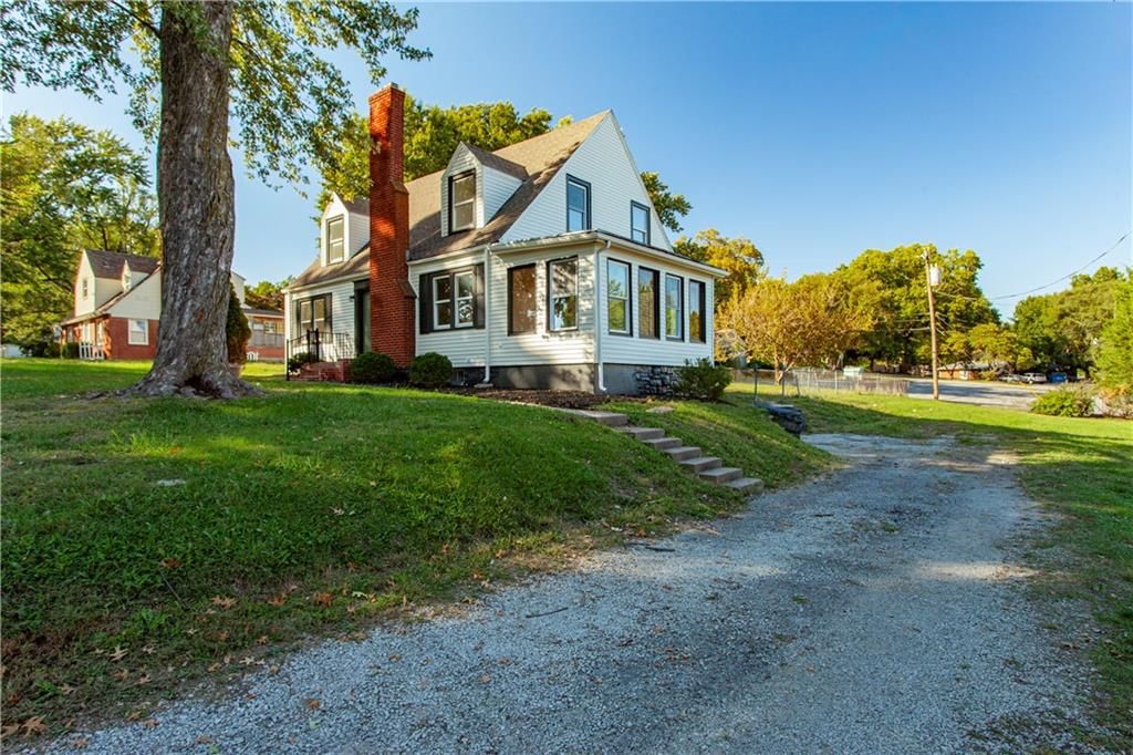 222 NE 43rd Street, Kansas City, MO: listing photo 3