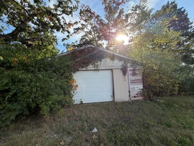 Photo 6 of 6 - 116 Cliff Drive, Excelsior Springs, MO 64024