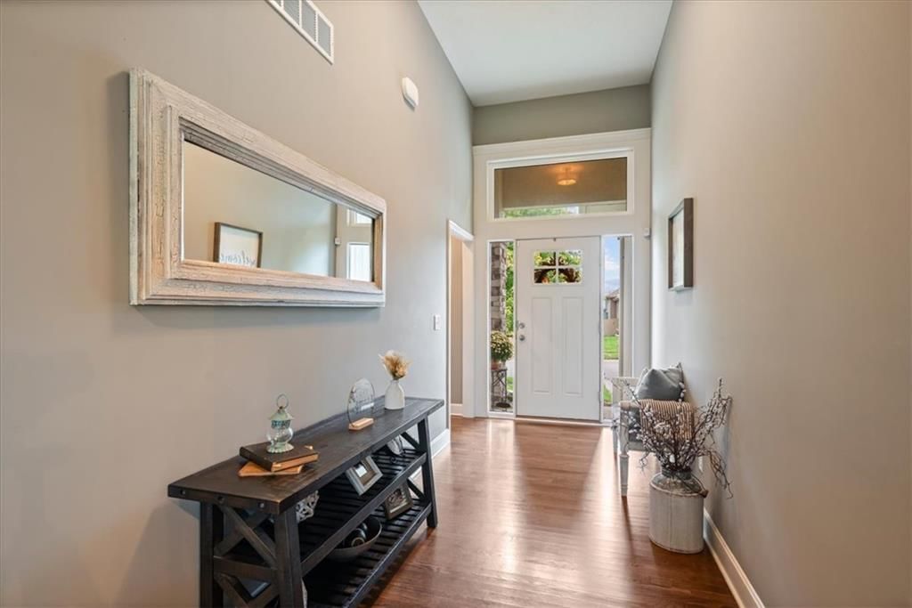 24315 W 91st Place, Lenexa, KS: listing photo 3
