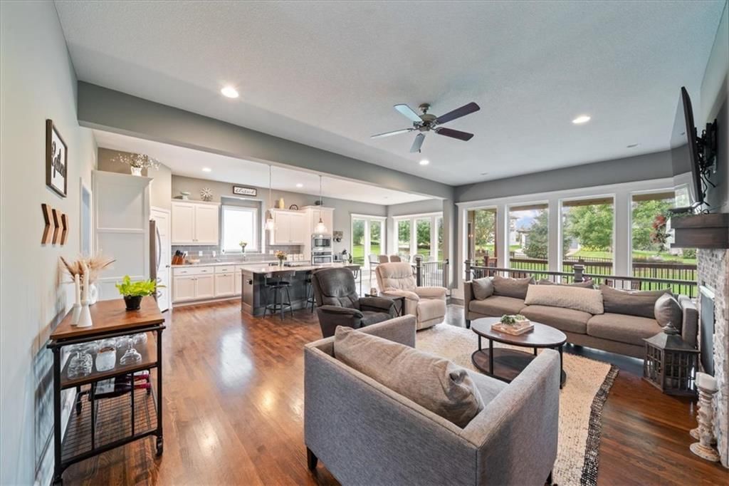 24315 W 91st Place, Lenexa, KS