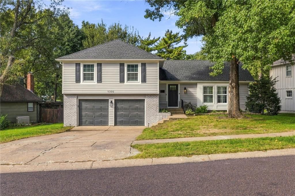 9300 Beverly Drive, Overland Park, KS