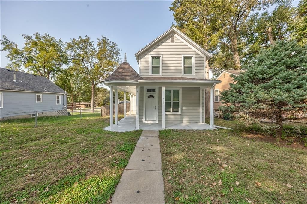 903 N 12th Street, Leavenworth, KS