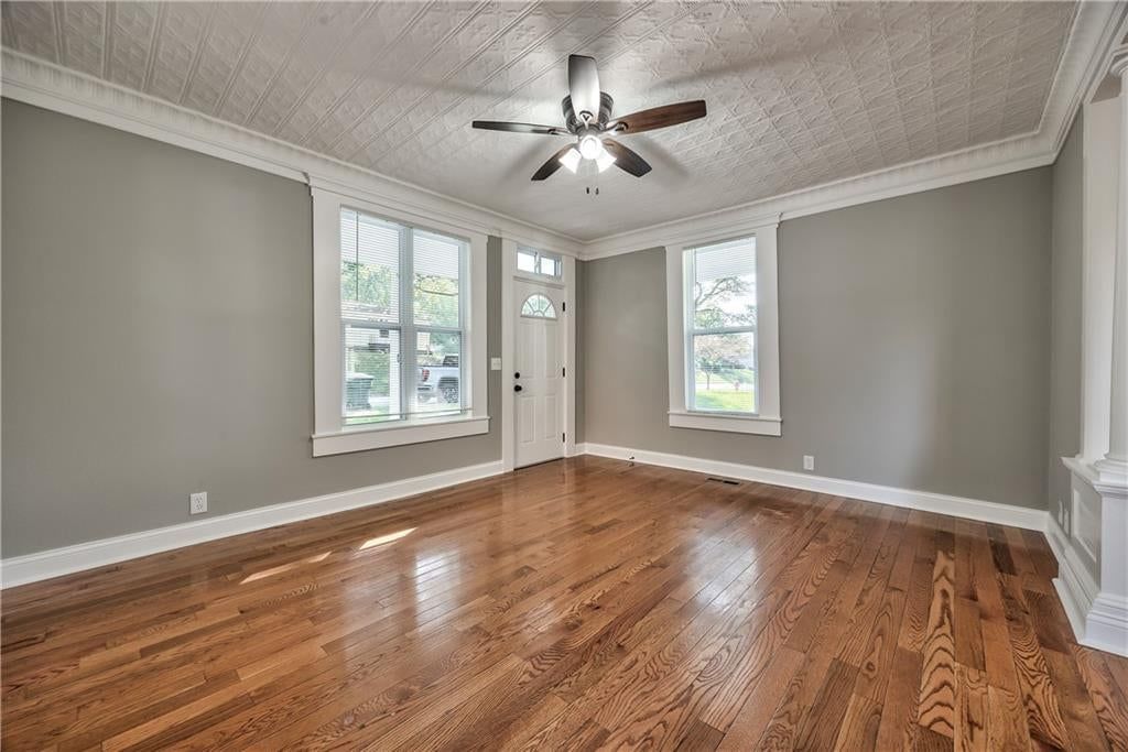 Photo 7 of 24 - 903 N 12th Street, Leavenworth, KS 66048