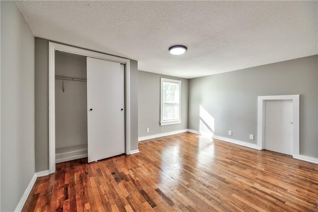 Photo 15 of 24 - 903 N 12th Street, Leavenworth, KS 66048