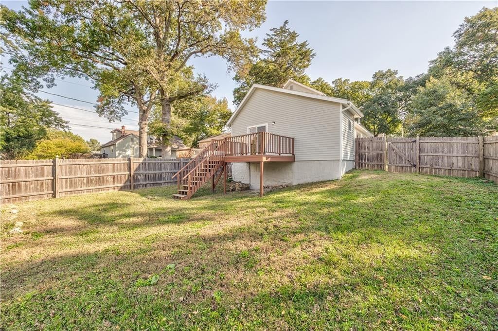 Photo 22 of 24 - 903 N 12th Street, Leavenworth, KS 66048