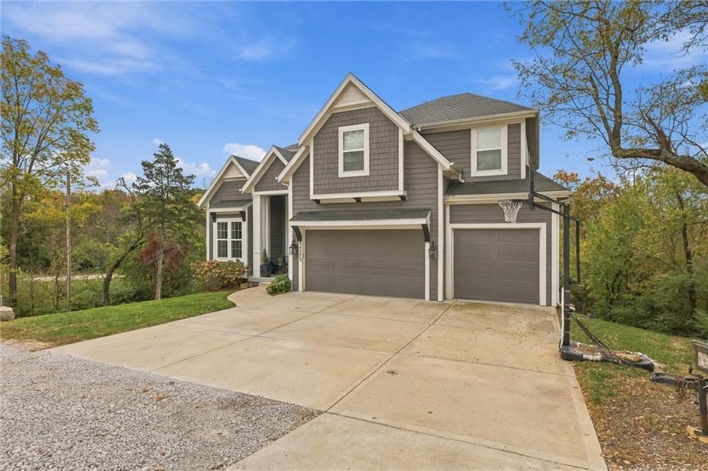 24775 W 133rd Terrace, Olathe, KS: listing photo 3
